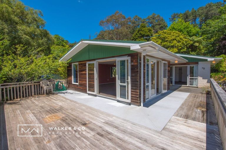 Photo of property in 9 Zeala Grove, Stokes Valley, Lower Hutt, 5019