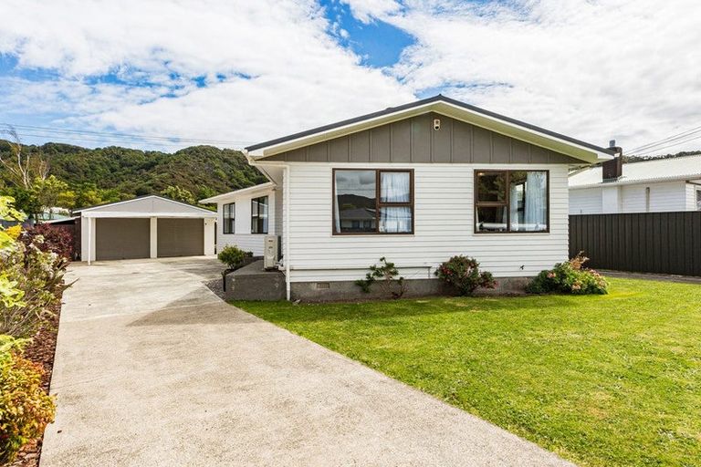 Photo of property in 73 Karamu Crescent, Wainuiomata, Lower Hutt, 5014