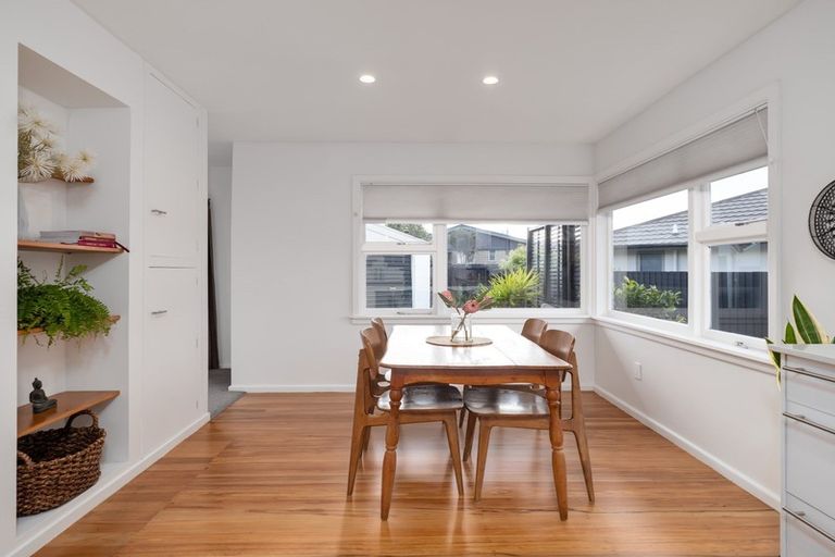 Photo of property in 145 Avonhead Road, Avonhead, Christchurch, 8042