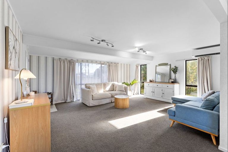 Photo of property in 34 Roberts Line, Kelvin Grove, Palmerston North, 4414