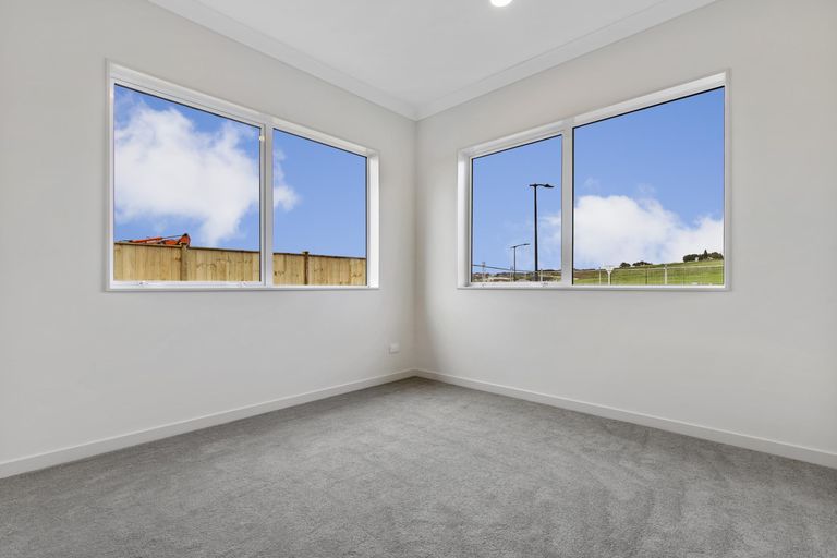 Photo of property in 51 Sunset Road, Totara Vale, Auckland, 0632