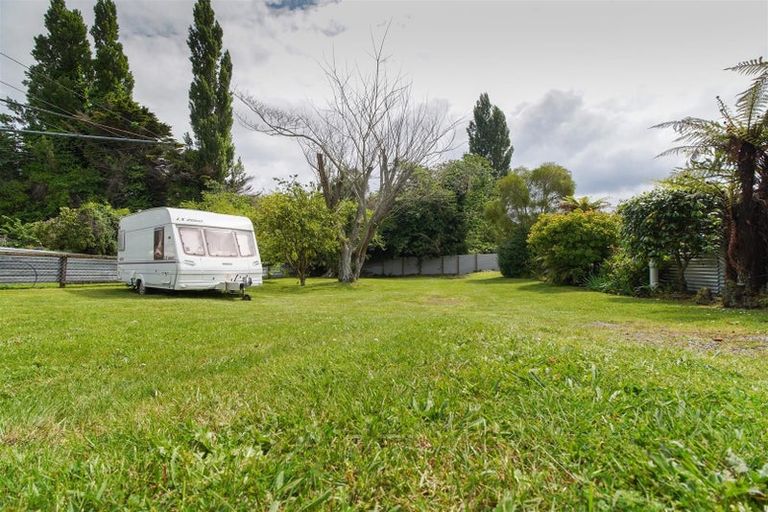 Photo of property in 130 Koutu Road, Kawaha Point, Rotorua, 3010