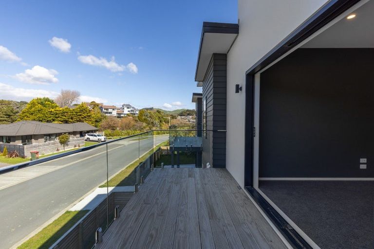 Photo of property in 8 Tradewinds Drive, Whitby, Porirua, 5024