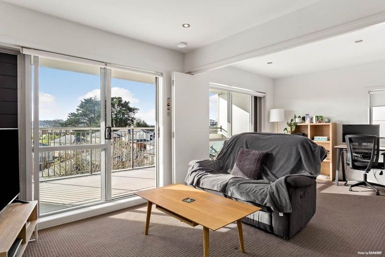 Photo of property in 13b/60 Masons Road, Oteha, Auckland, 0632