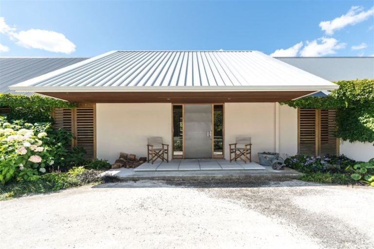 Photo of property in 450 Stoney Creek Road, Kelvin Grove, Palmerston North, 4470