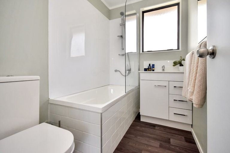 Photo of property in 65a Redcrest Avenue, Red Hill, Papakura, 2110