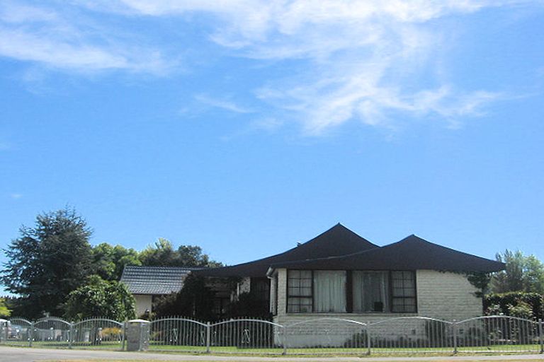 Photo of property in 110 Lake Terrace Road, Burwood, Christchurch, 8083