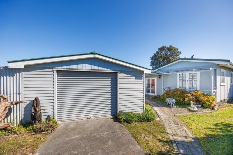 Photo of property in 12 Beach Street, Tangimoana, 4822