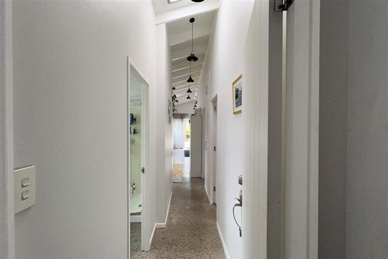 Photo of property in 2a Roach Street, Maeroa, Hamilton, 3200