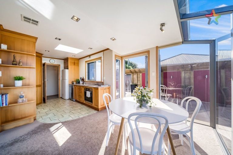 Photo of property in 26a Tai Paku Paku Road, Karaka Bays, Wellington, 6022