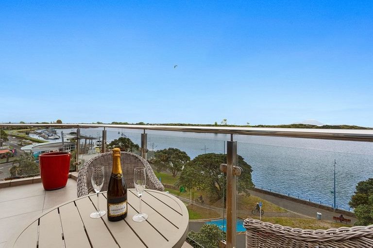Photo of property in White Isle Apartments, 13/23 Quay Street, Whakatane, 3120