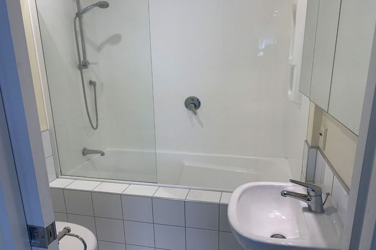 Photo of property in Sirocco Apartments, 806/8 Church Street, Wellington Central, Wellington, 6011