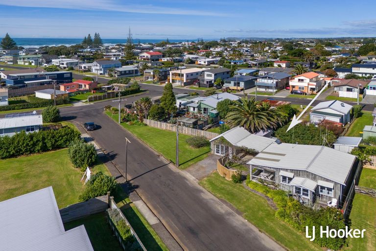 Photo of property in 9 Scarborough Road, Waihi Beach, 3611