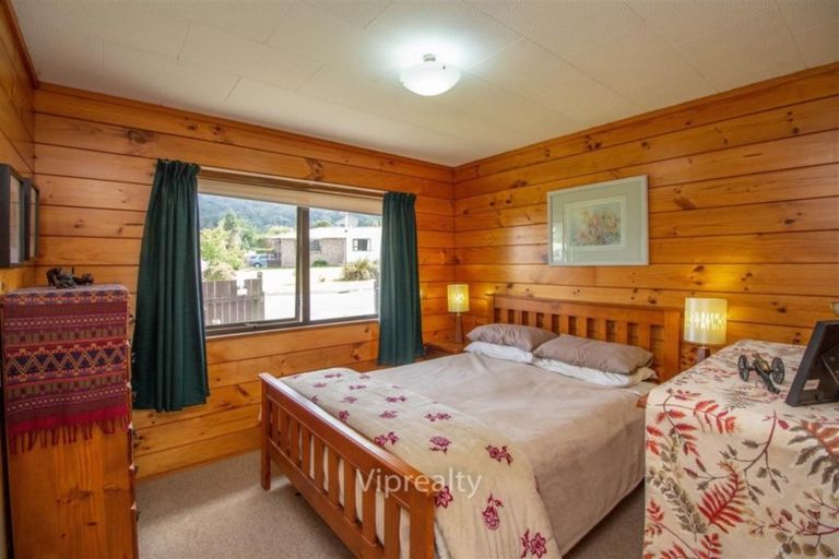 Photo of property in 3b Jet Place, Pukehangi, Rotorua, 3015