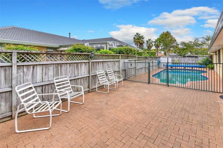 Photo of property in 71 Glenross Drive, Wattle Downs, Auckland, 2103