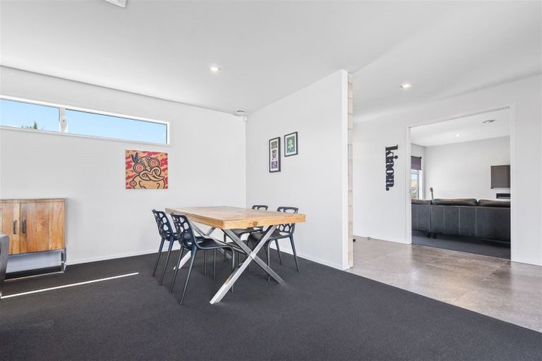 Photo of property in 172 Saint James Drive, Huntington, Hamilton, 3210