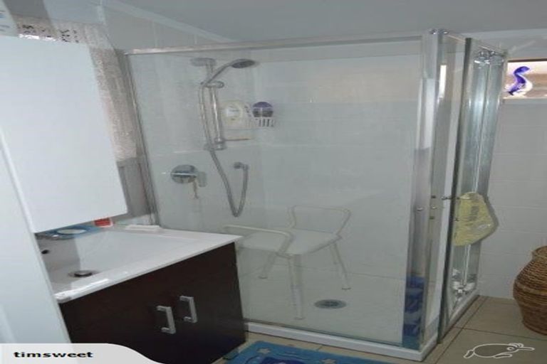 Photo of property in 3/178 Centreway Road, Orewa, 0931