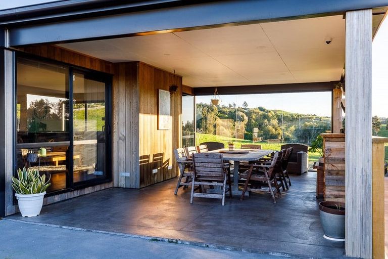 Photo of property in 527 Frankley Road, Hurworth, New Plymouth, 4371