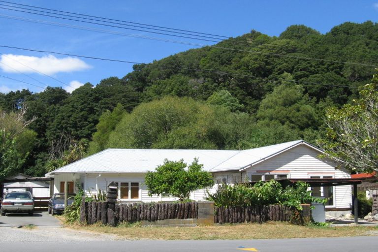 Photo of property in 10 Rata Street, Birchville, Upper Hutt, 5018