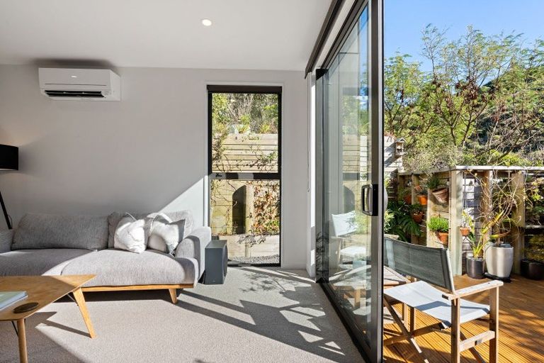 Photo of property in 10 Rua Kai Way, Brooklyn, Wellington, 6021