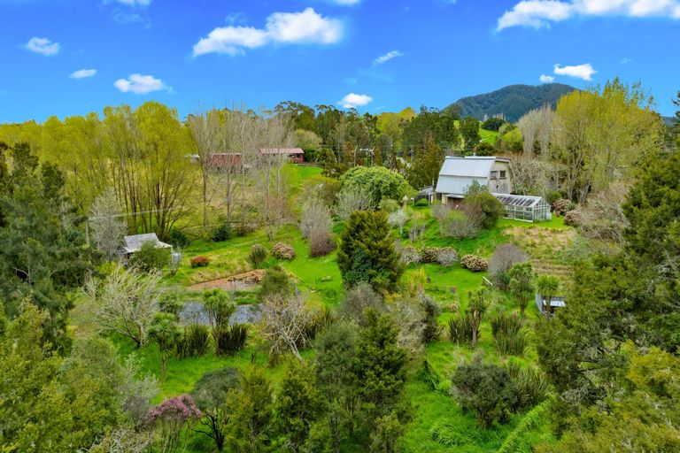 Photo of property in 110 Gibbons Road, Kaiwaka, 0573