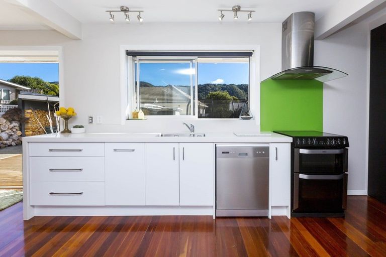 Photo of property in 3 Ruahine Street, Trentham, Upper Hutt, 5018