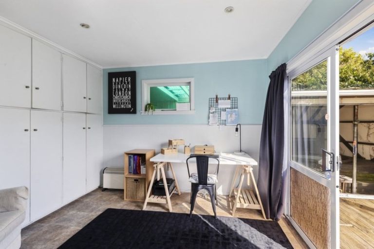 Photo of property in 13 Stratton Street, Normandale, Lower Hutt, 5010