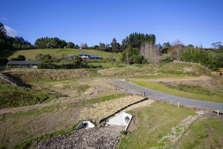 Photo of property in 10 Willow Lane, Acacia Bay, 3385