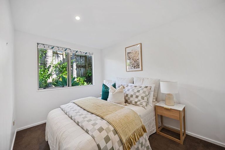 Photo of property in 2c Braemar Road, Rothesay Bay, Auckland, 0630