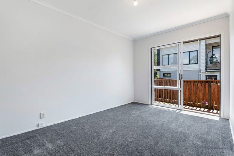 Photo of property in 3/26a Penning Road, Castor Bay, Auckland, 0620