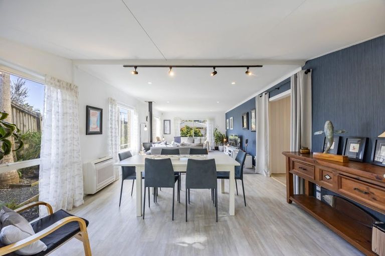 Photo of property in 39 Emlyn Place, Torbay, Auckland, 0630