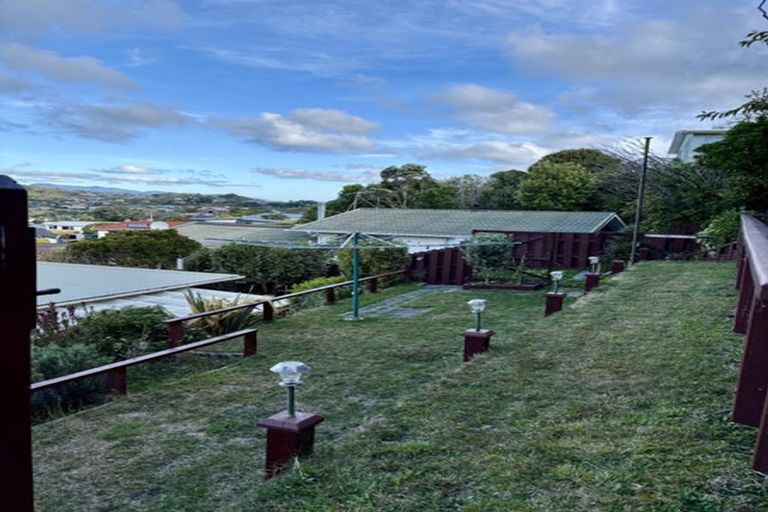 Photo of property in 11 Malaghan Grove, Johnsonville, Wellington, 6037