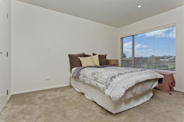 Photo of property in 153 Millwater Parkway, Silverdale, 0932