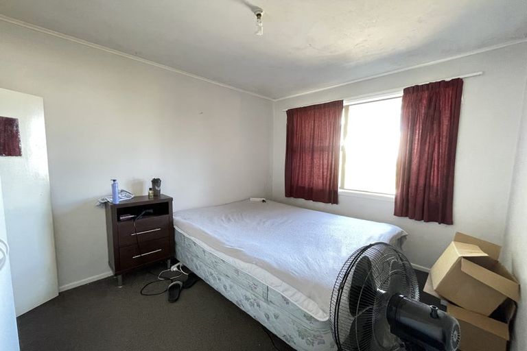 Photo of property in 1/18 Cypress Place, Sunnynook, Auckland, 0620