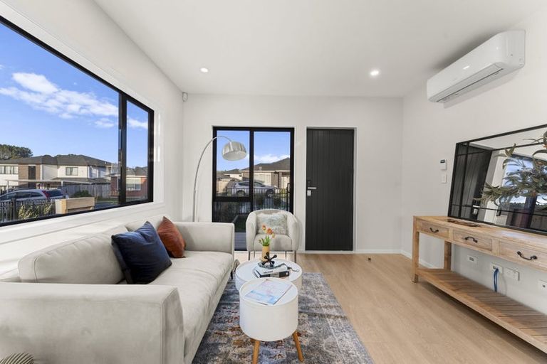 Photo of property in 24 Johns Creek Crescent, Silverdale, 0932