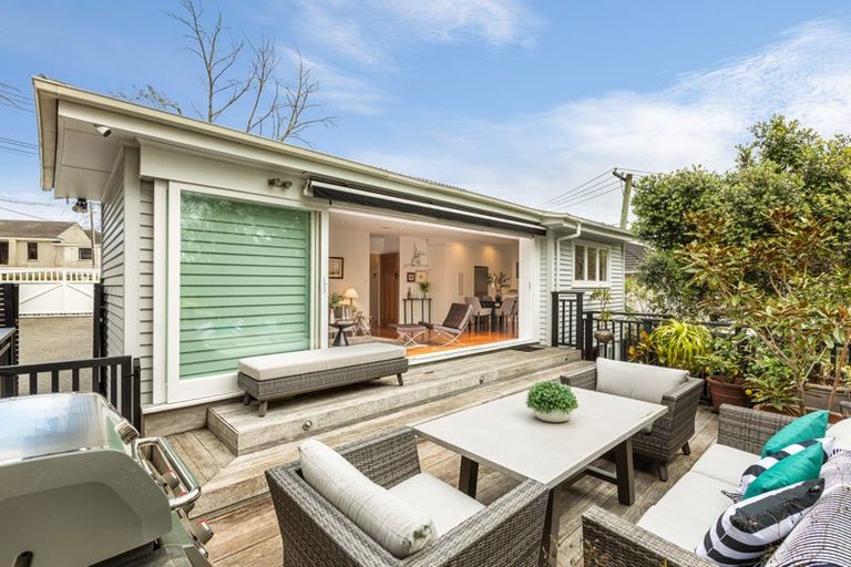 Photo of property in 19 Western Springs Road, Morningside, Auckland, 1021