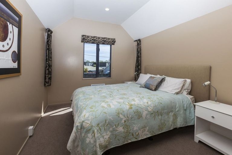 Photo of property in 57 Hinau Street, Fendalton, Christchurch, 8041