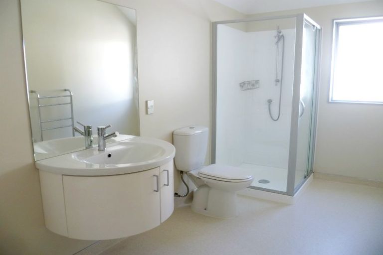 Photo of property in 3 Papawai Terrace, Mount Cook, Wellington, 6021