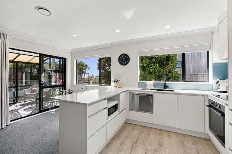 Photo of property in 3/30 Whiteley Street, Moturoa, New Plymouth, 4310