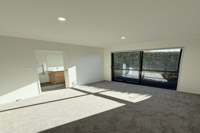 Photo of property in 27b Te Atatu Road, Te Atatu South, Auckland, 0610