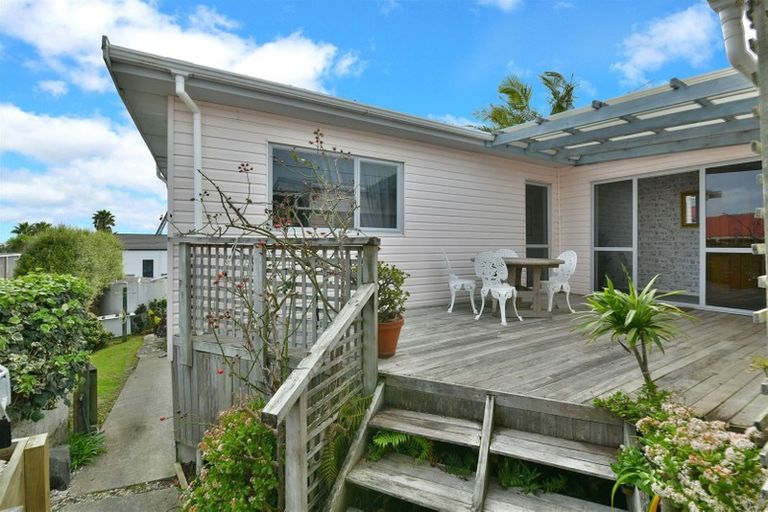 Photo of property in 1300 Whangaparaoa Road, Army Bay, Whangaparaoa, 0930