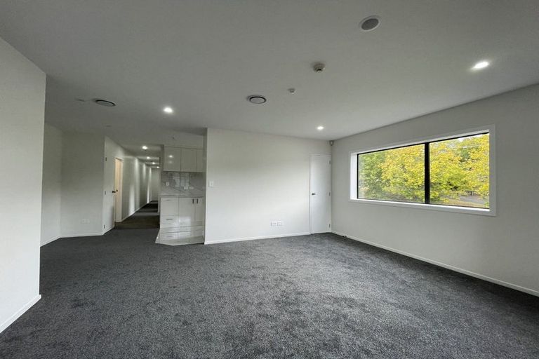Photo of property in 152 Triangle Road, Massey, Auckland, 0614
