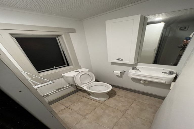 Photo of property in 6 Brighton Terrace, Murrays Bay, Auckland, 0630