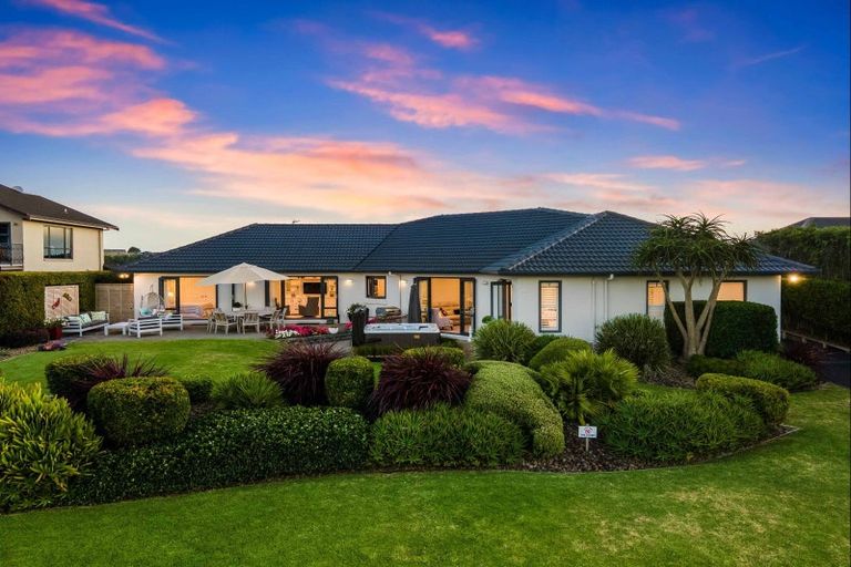 Photo of property in 22 Grace James Road, Pukekohe, 2120