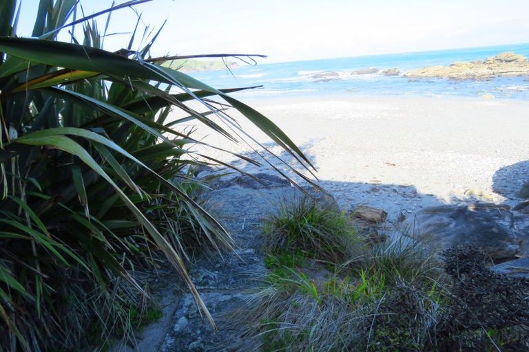 Photo of property in 109 Beach Road, Charleston, Cape Foulwind, 7892