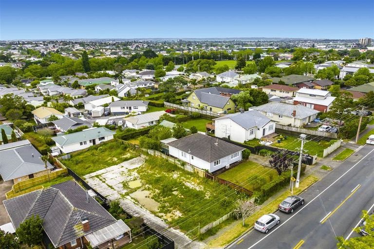 Photo of property in 93 Hutchinson Avenue, New Lynn, Auckland, 0600