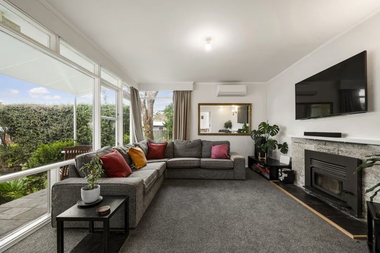 Photo of property in 34 Silverbirch Grove, Churton Park, Wellington, 6037