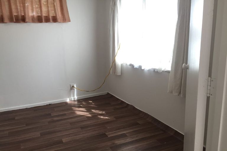 Photo of property in 32 Barbary Avenue, Kelston, Auckland, 0602