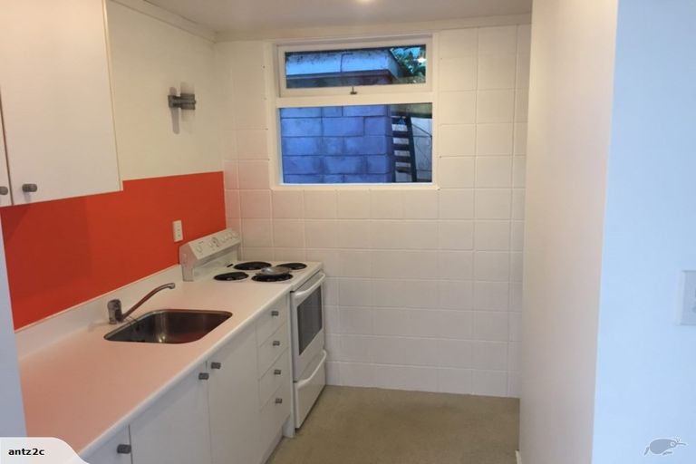 Photo of property in 32 James Street, Bayview, Auckland, 0629