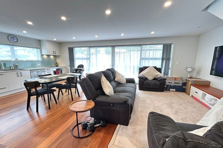 Photo of property in 23a Sequoia Place, Sunnynook, Auckland, 0620